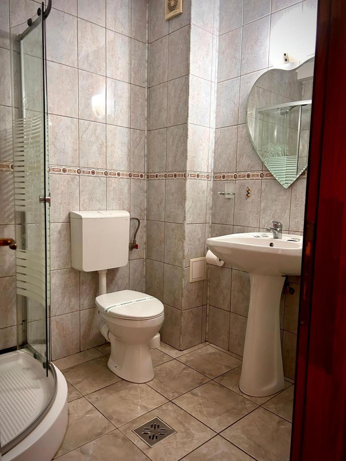 Hotel Levisticum Bacau Luaran gambar